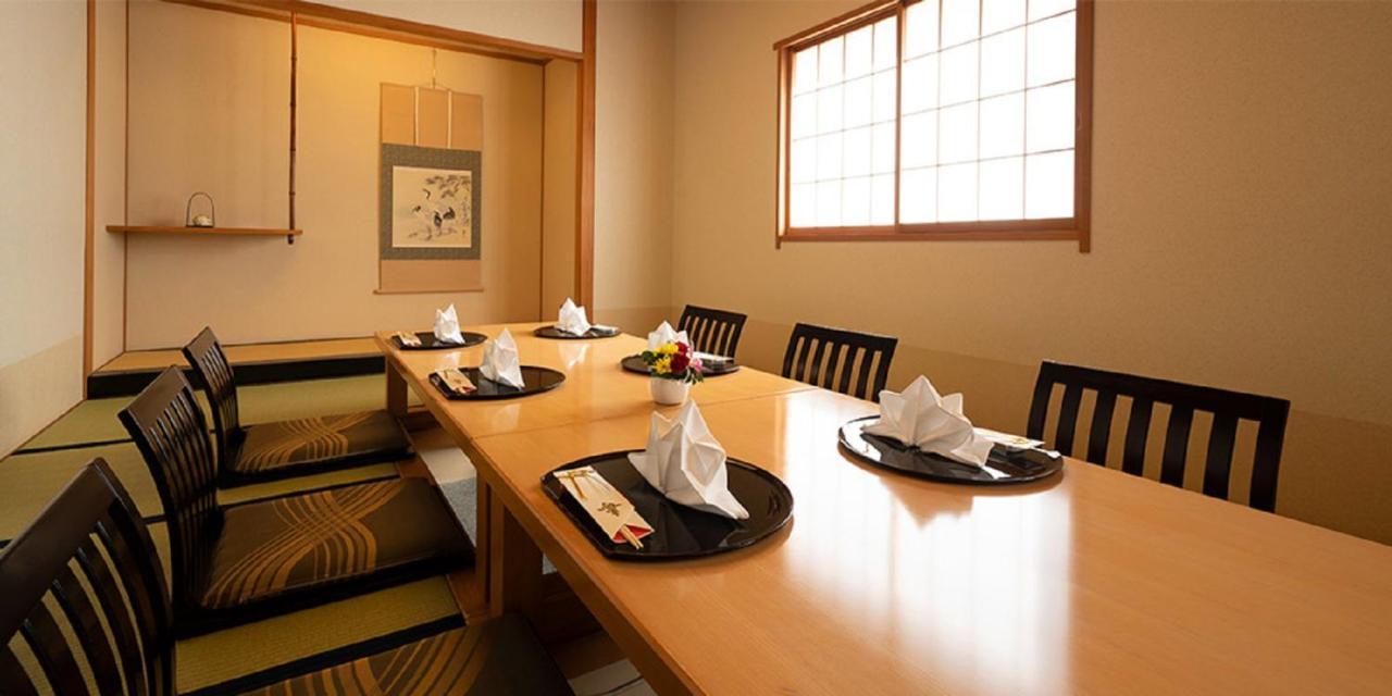 丰桥联合酒店 丰桥市 外观 照片 A traditional Japanese dining room