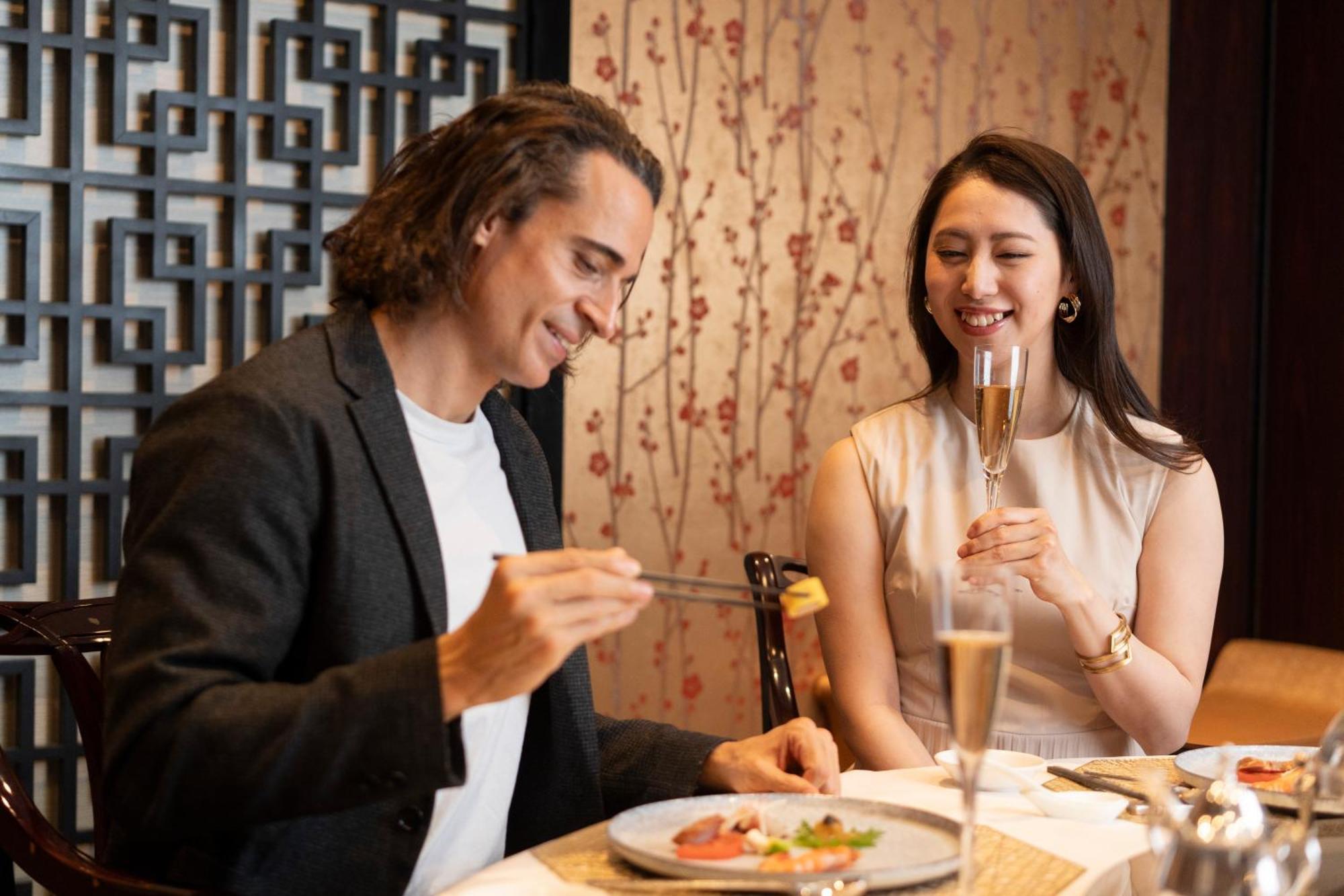 丰桥联合酒店 丰桥市 外观 照片 A couple dining together